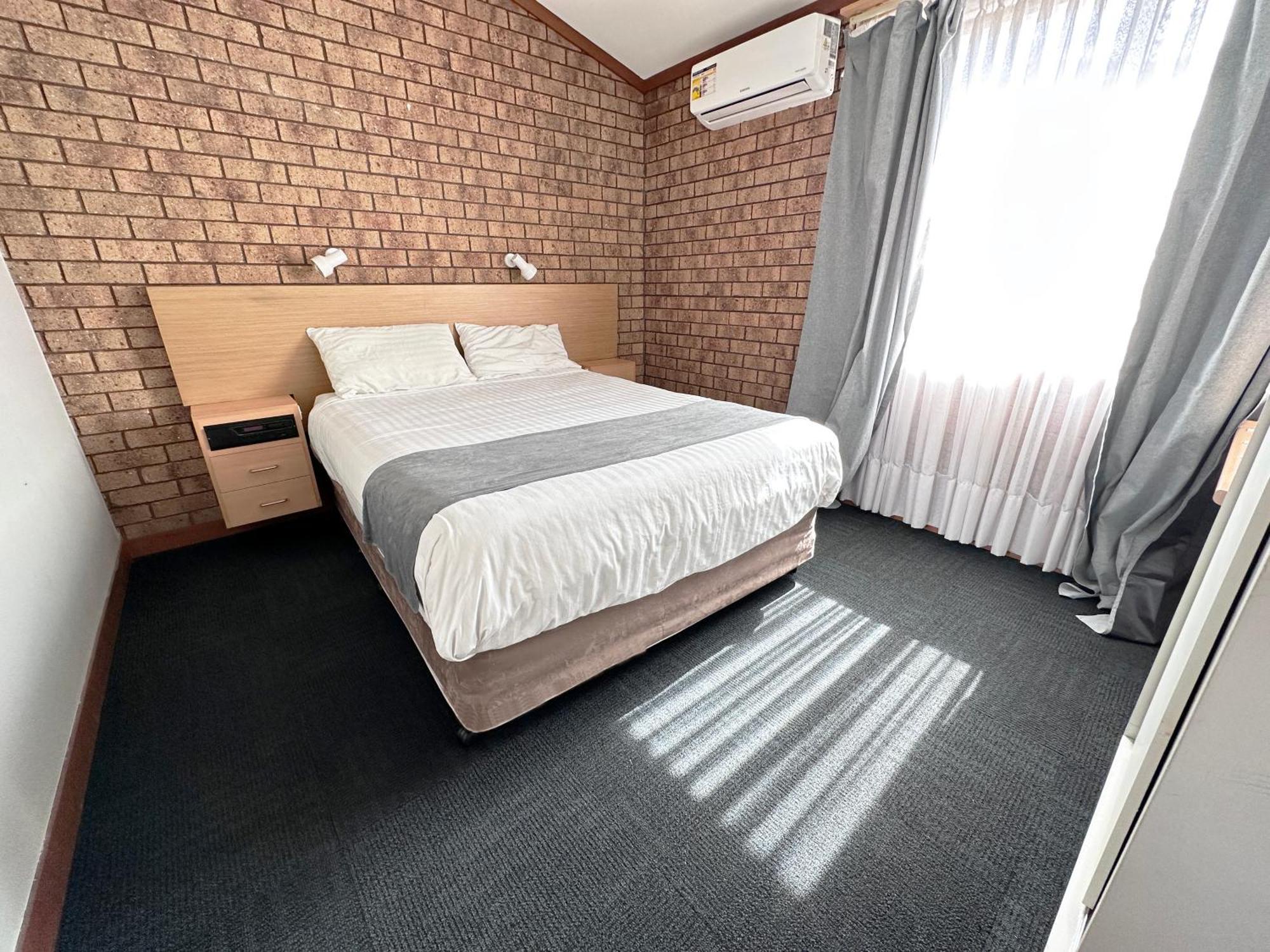 Spa Village Travel Inn Moree Room photo